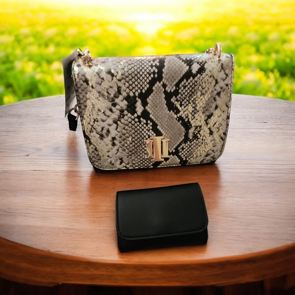 NWT INC International Concepts Sibbell Crossbody Bag Gold Snake/Black 2 PC set - Picture 2 of 15